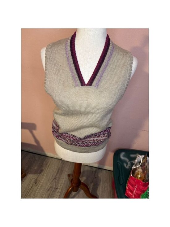 Patty Woodard Sweaters - Vintage wool/acrylic vest British Hong Kong Patty Woodard label maroon tan LG